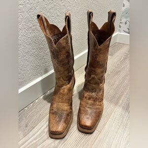GORGEOUS Justin Boots!